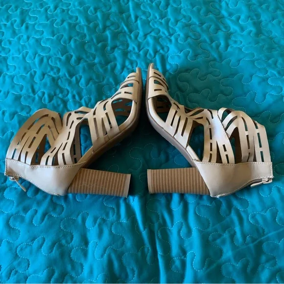 Forever -Cream heel sandals - Picture 9 of 14